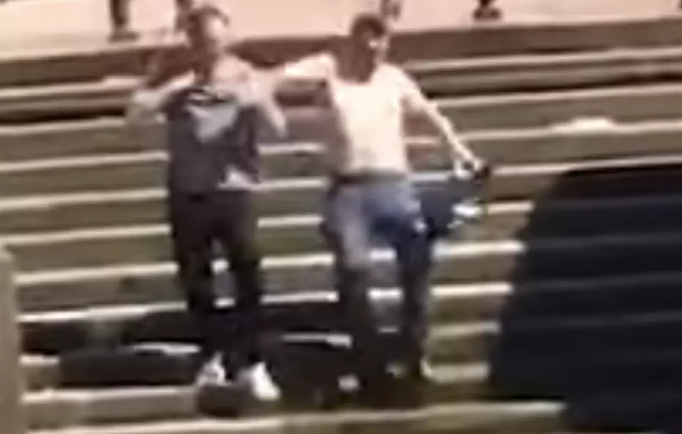 Man Falls Into Thames River [VIDEO]